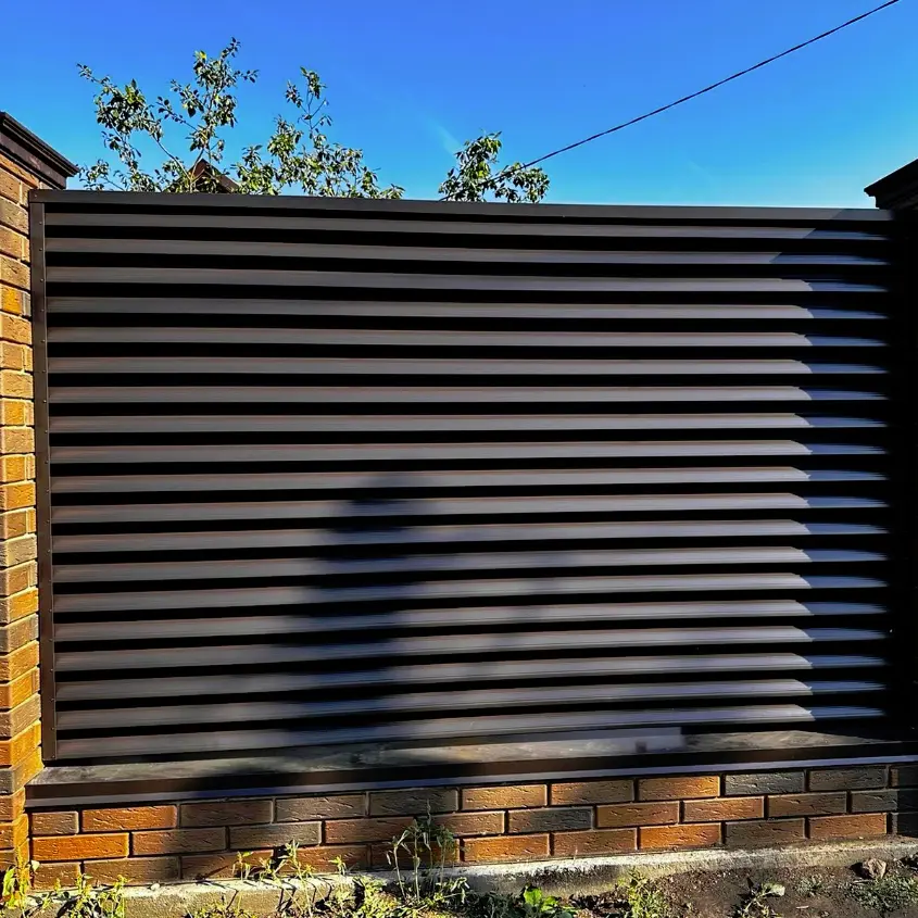 Фото 5 забор Еврожалюзи RAL8019 Темный Шоколад двусторонний